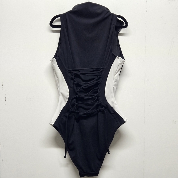 TA3 Sleeveless Surfy One Piece Swimsuit Size XL Short Black/White - Picture 11 of 15